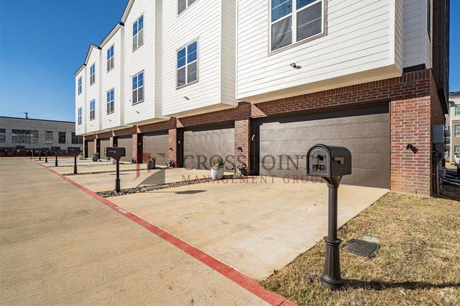 Building Photo - AVAILABLE NOW! Exquisite 3-bedroom, 3.5-ba... Rental