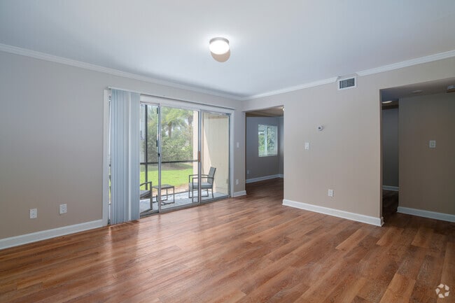 1 HAB, 1 BA - 700 ft²