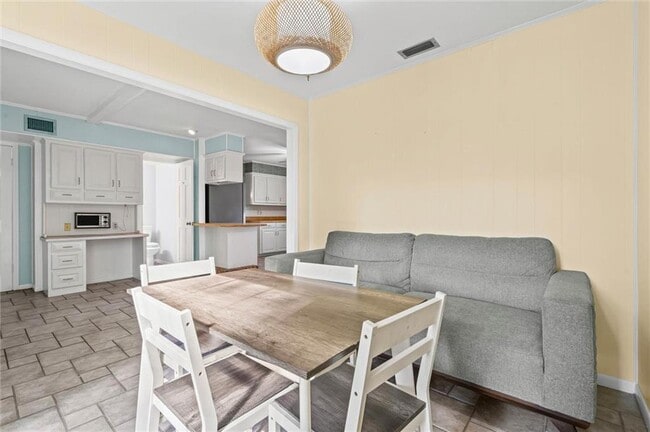 Photo - 745 Westmoreland Dr E