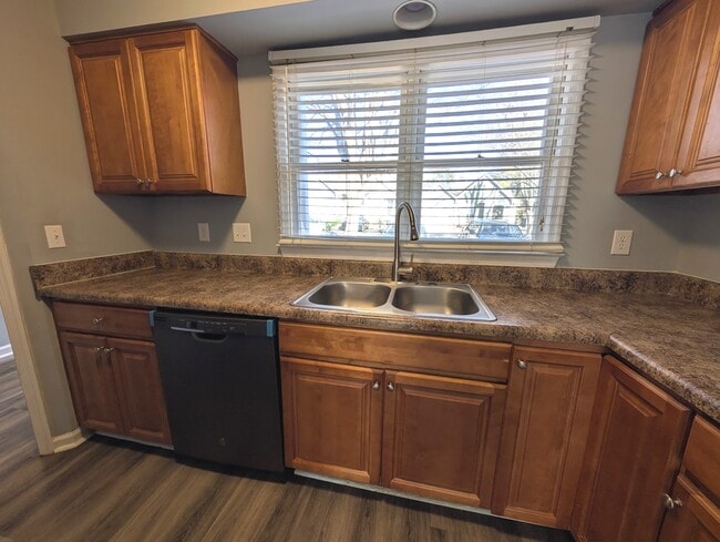 Photo - 2808 Shadowbrook Ln