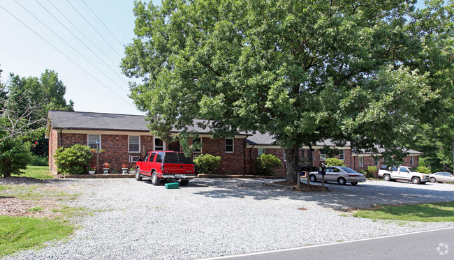 7009 Prospect Church Rd - 7009 Prospect Church Rd Apartamentos