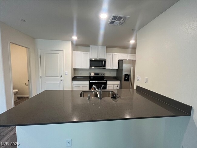 Photo - 6113 Hibiscus Gdn St