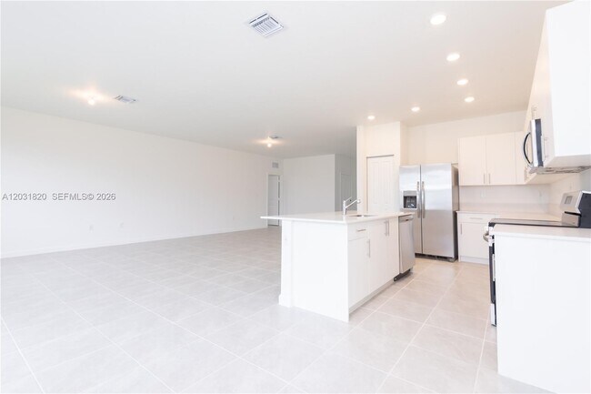 2636 SE 8th Ct