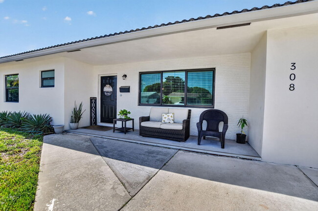 Photo - 308 SE 2nd St