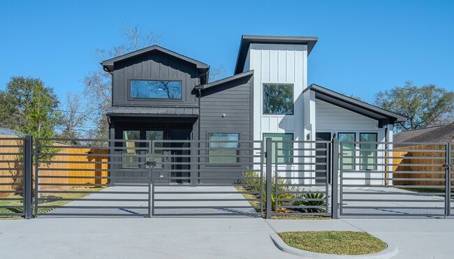 Photo - 5029 Van Fleet St