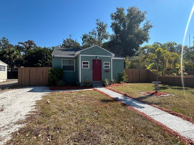 Photo - Beautifully Updated Furnished 2 Bed 1 Bath with Fenced Yard!