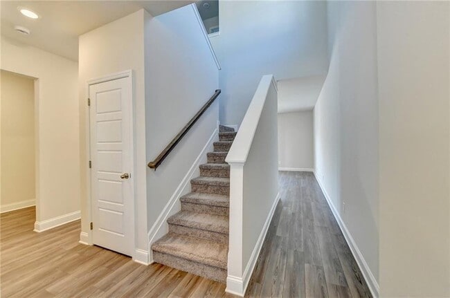 Photo - 212 Station Overlook Dr