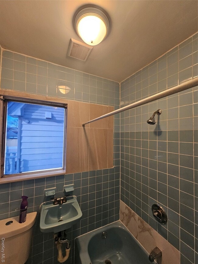 Photo - 109-38-109135 135th St