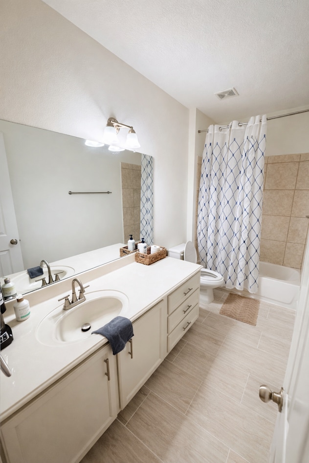 Bathroom - 4406 Vernon St