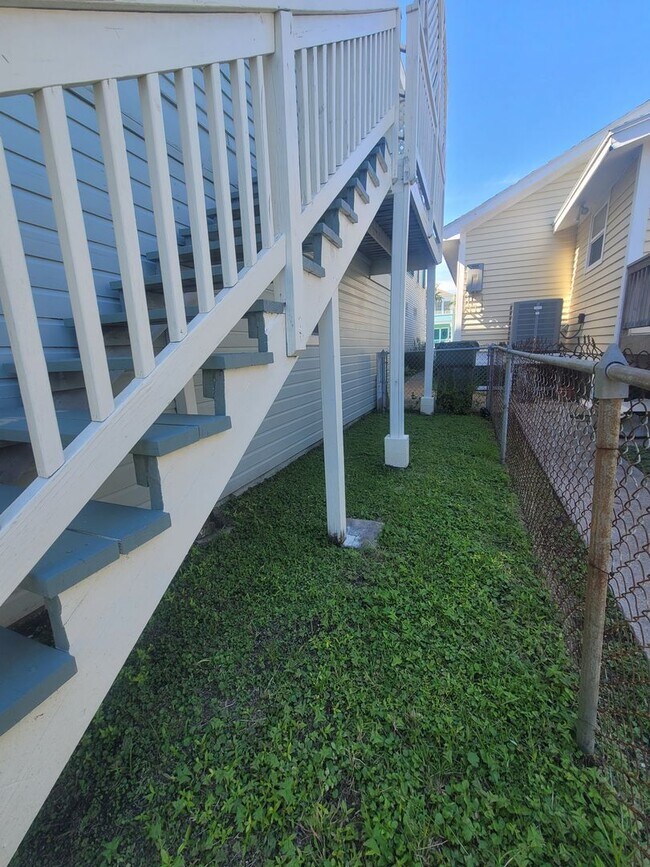 Photo - East End Upstairs 2 Bedroom Cottage