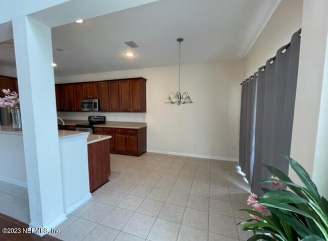 Photo - 3824 Silverpoint Ln