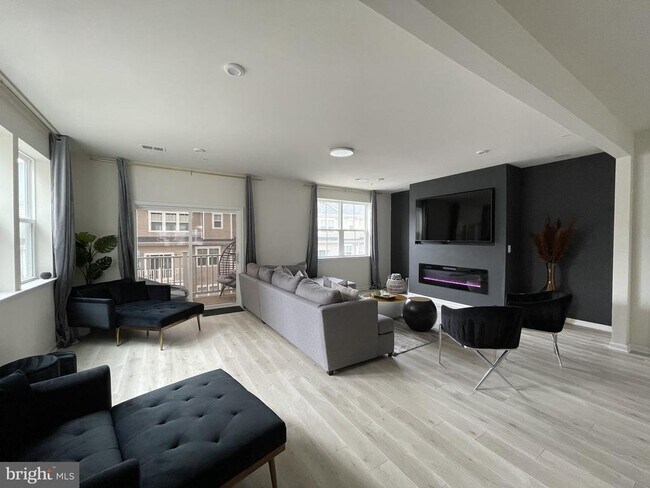 Photo - 1296 Foggy Turn