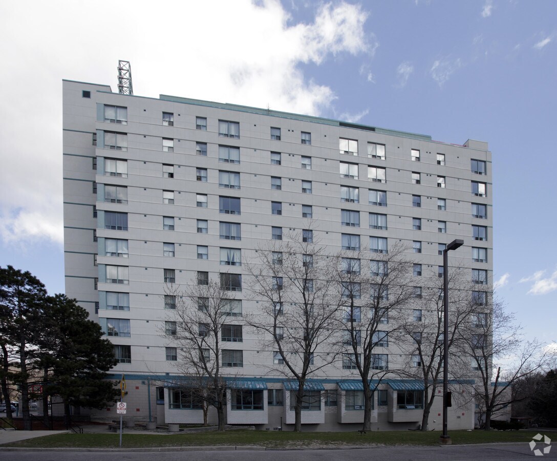 Photo - 2877 Ellesmere Rd