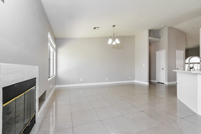 Photo - 2216 Jardine Ave