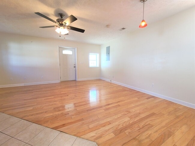 Photo - 1br, 1ba home in Bloomingdale area, must see!