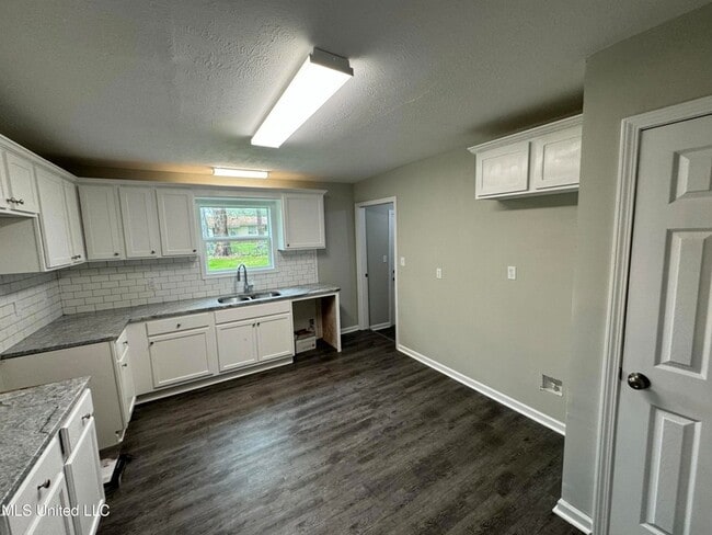 Photo - 742 Montclair Pl