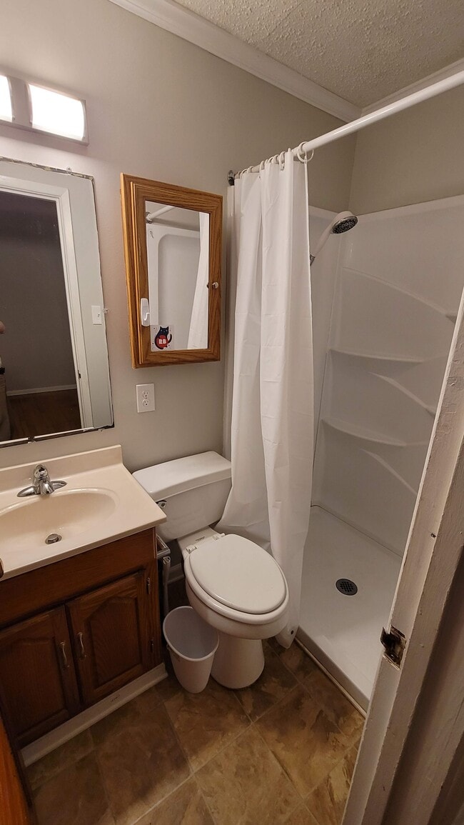Photo - 406 Warner St NW