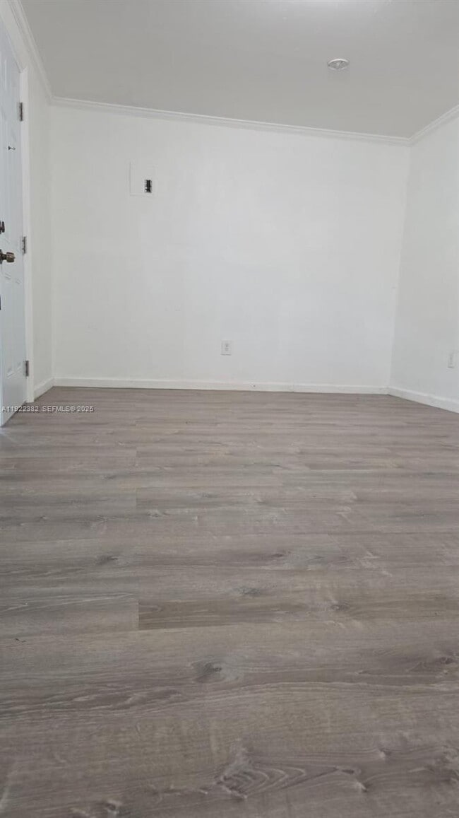 Photo - 6431 Hayes St