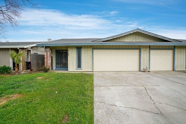 Building Photo - Beautiful duplex locate in Sacramento!