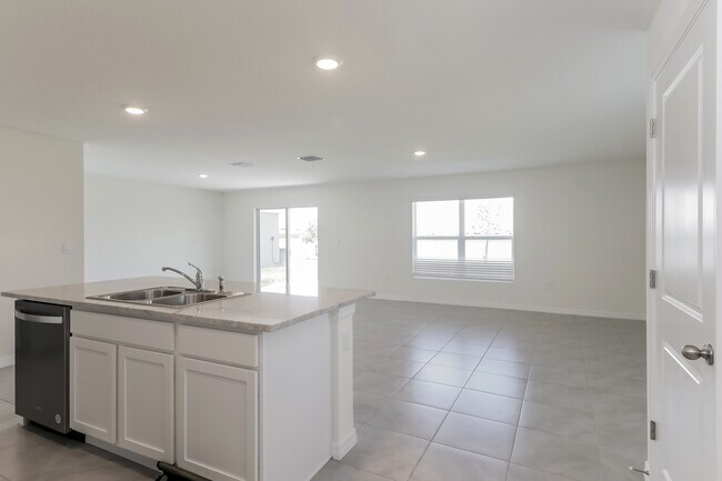 Photo - 439 Sunlit Coral St