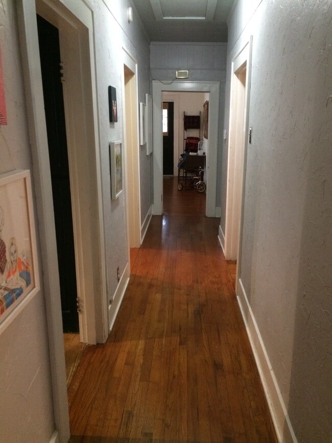 Building Photo - 1409 N Austin St Rental