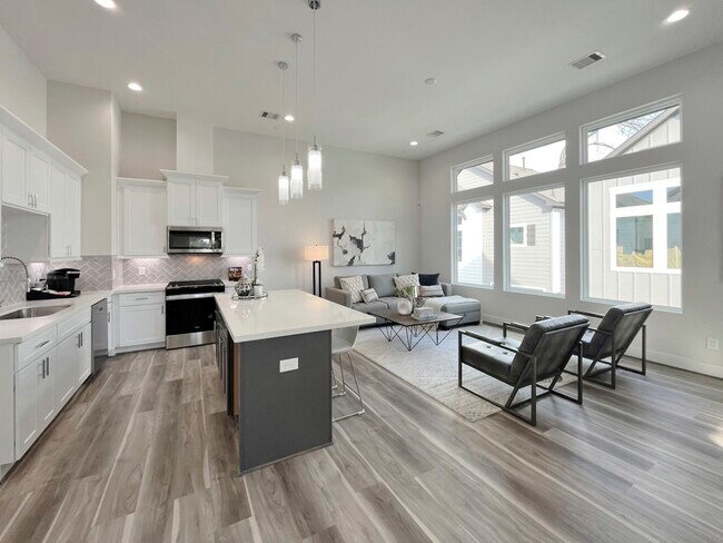 Photo - 8318 Curry Rd