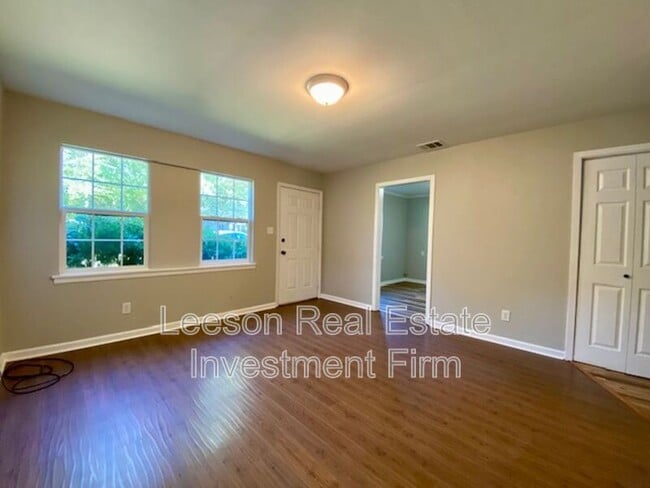 Photo - 1727 Hickory St