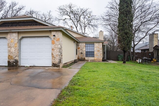 Photo - 3 Bedroom, 2 Bath Duplex in Round Rock with 1 Car Garage