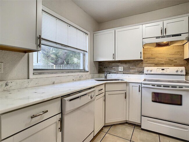 Photo - 2915 Fairfield Ave S