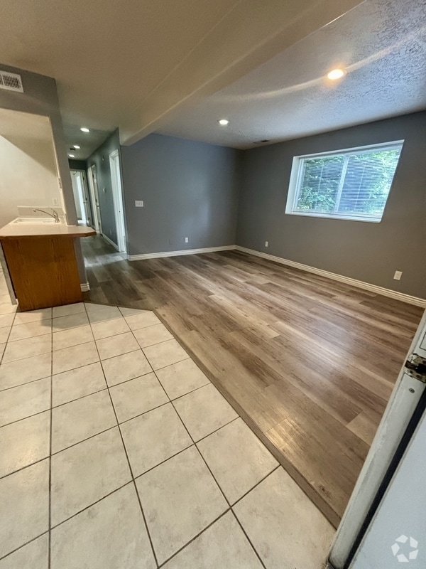 Building Photo - 215 S 1050 W Rental