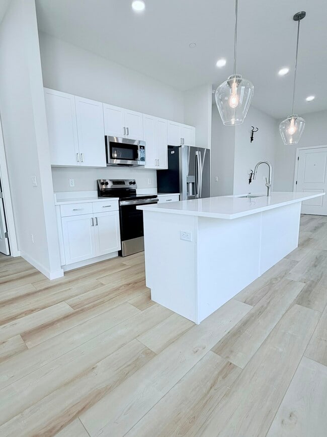 821 16th St N Unit 301