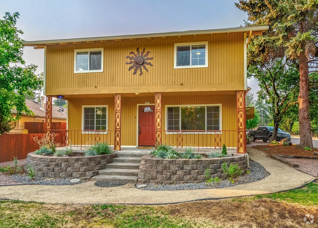 Building Photo - Westside 3 Bedroom Home!