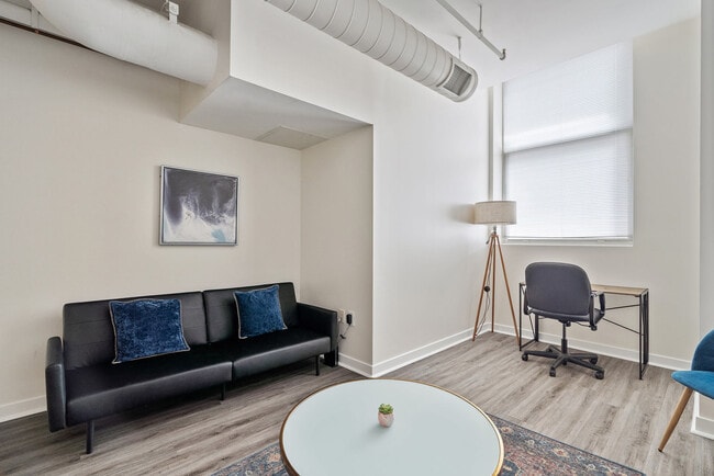 Photo - 125 W Market St Unit ID1035274P
