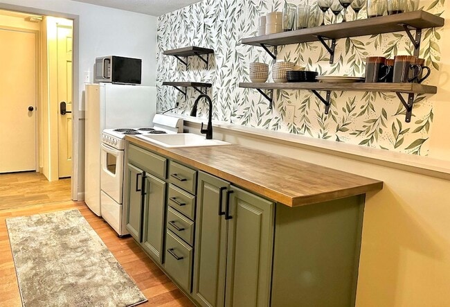 Photo - 22 Orris Rd Unidad F-1 Lower