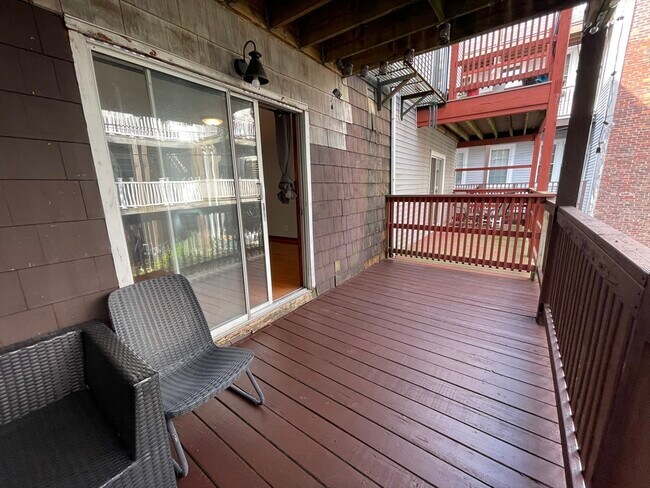 Photo - 474 E 7th St Unit #1