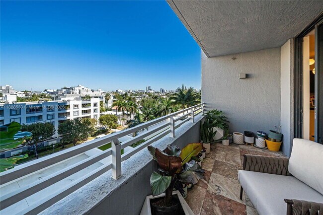 Photo - 1330 West Ave Unidad 611