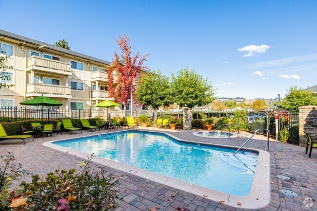 2BR, 2BA - 1000SF pool