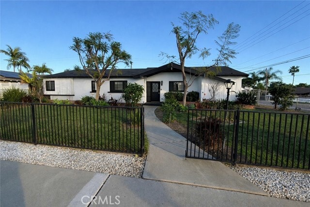 Building Photo - 12472 Woodlawn Ave