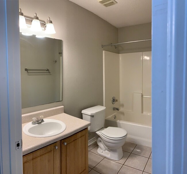 Photo - 5957 Savannah Dr
