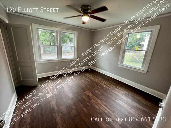 Photo - 120 Elliott St