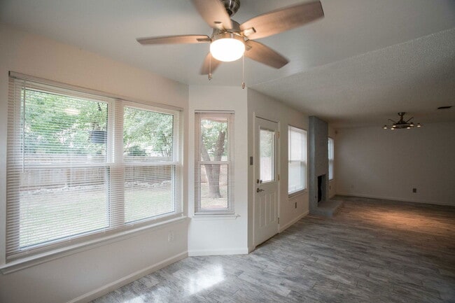 Photo - 1402 Green Terrace Dr