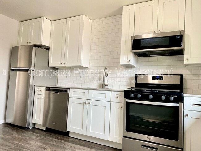 Photo - 1720 Porter St SW Unit 3