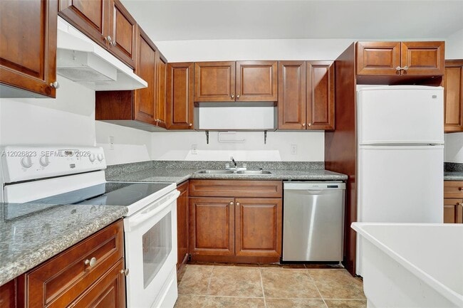 Photo - 5985 SW 41st St Unit Front