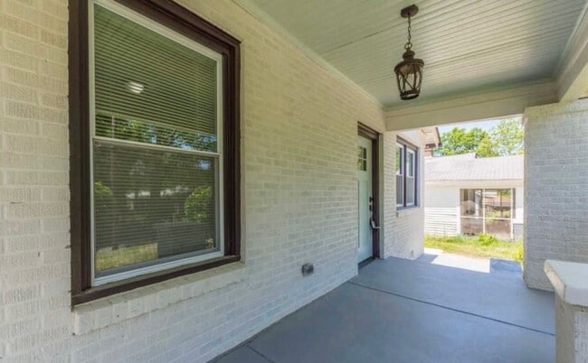 Photo - 123 Chicamauga Ave SW