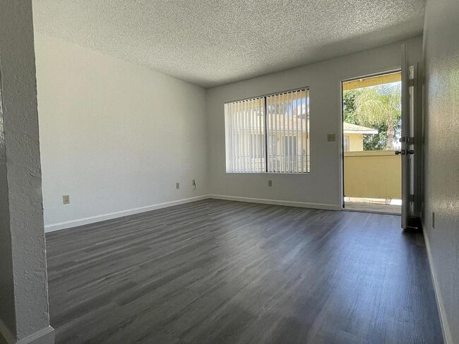 Photo - 1513 Summit Ave