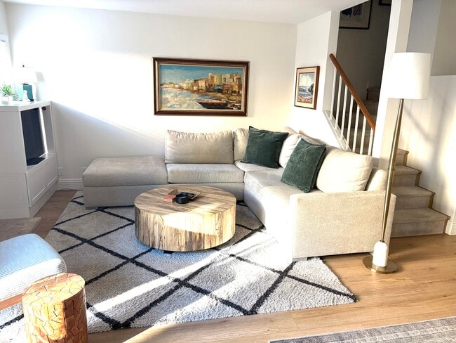 Building Photo - 3537 Caminito Carmel Landing Rental
