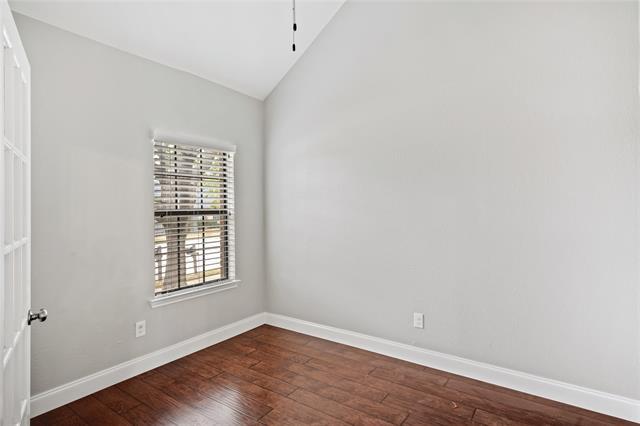 Photo - 2219 Greenview Dr