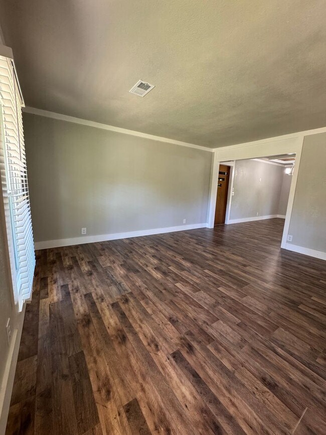 Photo - 3306 E Tucker Dr NW