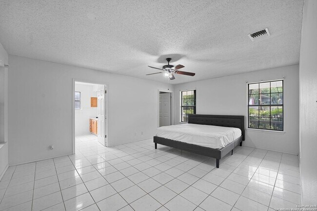 Photo - 3161 Tanglewood Trail