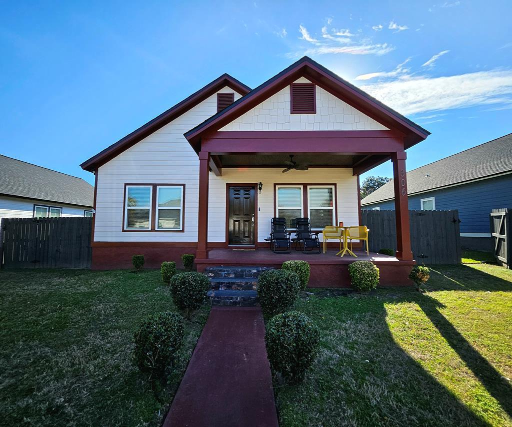 Photo - 306 Brighton St